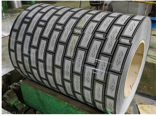 700-2000mm Genişliği Yapı malzemesi için önceden boyanmış Ppgi Z100 Soğuk lastikli çelik sarmal