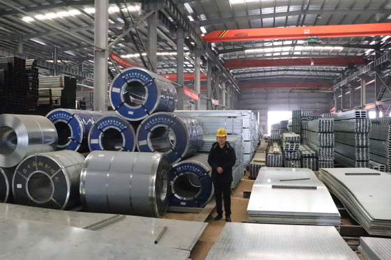 1250mm Genişliği Yapılandırılabilir Kaplı Sıcak Dolaştırılmış Galvanizli Patern Plakası