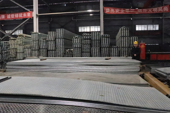 Sıcak Dolaştırılmış Galvanizli Şablon Plakası 2.5mm2.75mm İnşaat ve Eğim için Uygun