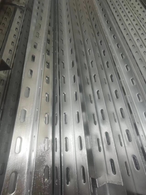 Üreticilerden Q195-Q420 Serisi için Galvanizli Sıcak Lastikli Sertleme Açısı Çelik