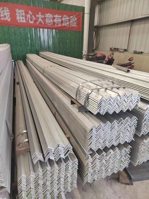 Sıcak daldırılmış galvanizli çelik MS açı Q235 A36 SS400 S235JR Çelik açı çubuğu toleransı ±1%