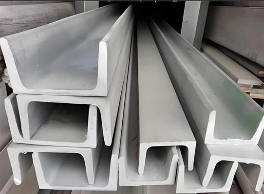 Yapı desteği için deliklenmemiş C8 C10 C12 C16 Sıcak valye çelik U kanalı
