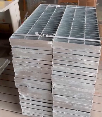 Endüstriyel Tasarım Tarzı Maden Alanı Geçit Platformu için Galvanizli Çelik ızgara zemini