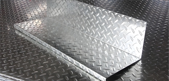 Yapı malzemeleri için özelleştirilebilir 1.5*1250mm Çinko katmanı 40g/m2 Galvanizli Çelik plaka