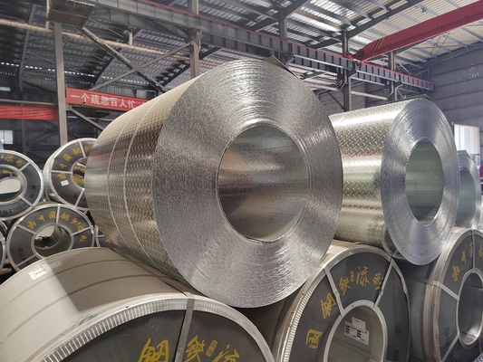 Gümüş renkli pre-boyalı galvanizli çelik bobinleri 6m uzunluğunda embossed elmas desenli