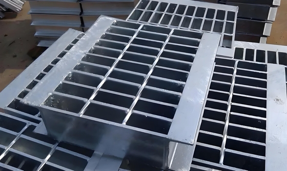 ISO9001 Sertifikasıyla Gümüş Galvanizli Çelik Mezzanine Zemin Çeritleri