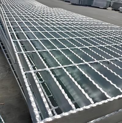 50 mm çapraz çubuk pitch paslanmaz çelik ızgaralar için kanalizasyon kapakları ve yürüyüş yolları endüstrileri