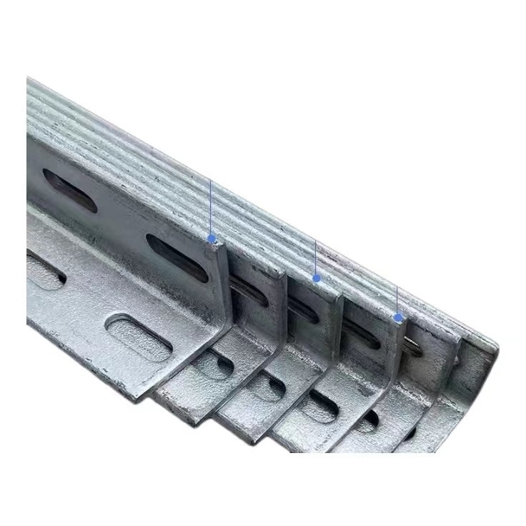 Q195-Q420 Serisi 25*25*4mm-200*200*10mm Sıcak batırılmış eşit taraflı açılı çelik delikli